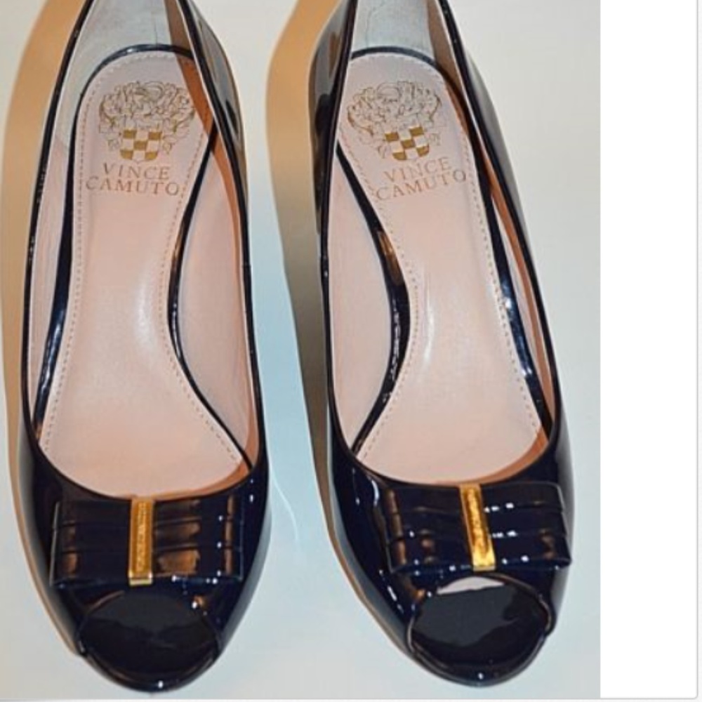 Vince Camuto Patent Leather Blue Peep Toe Heel 7M